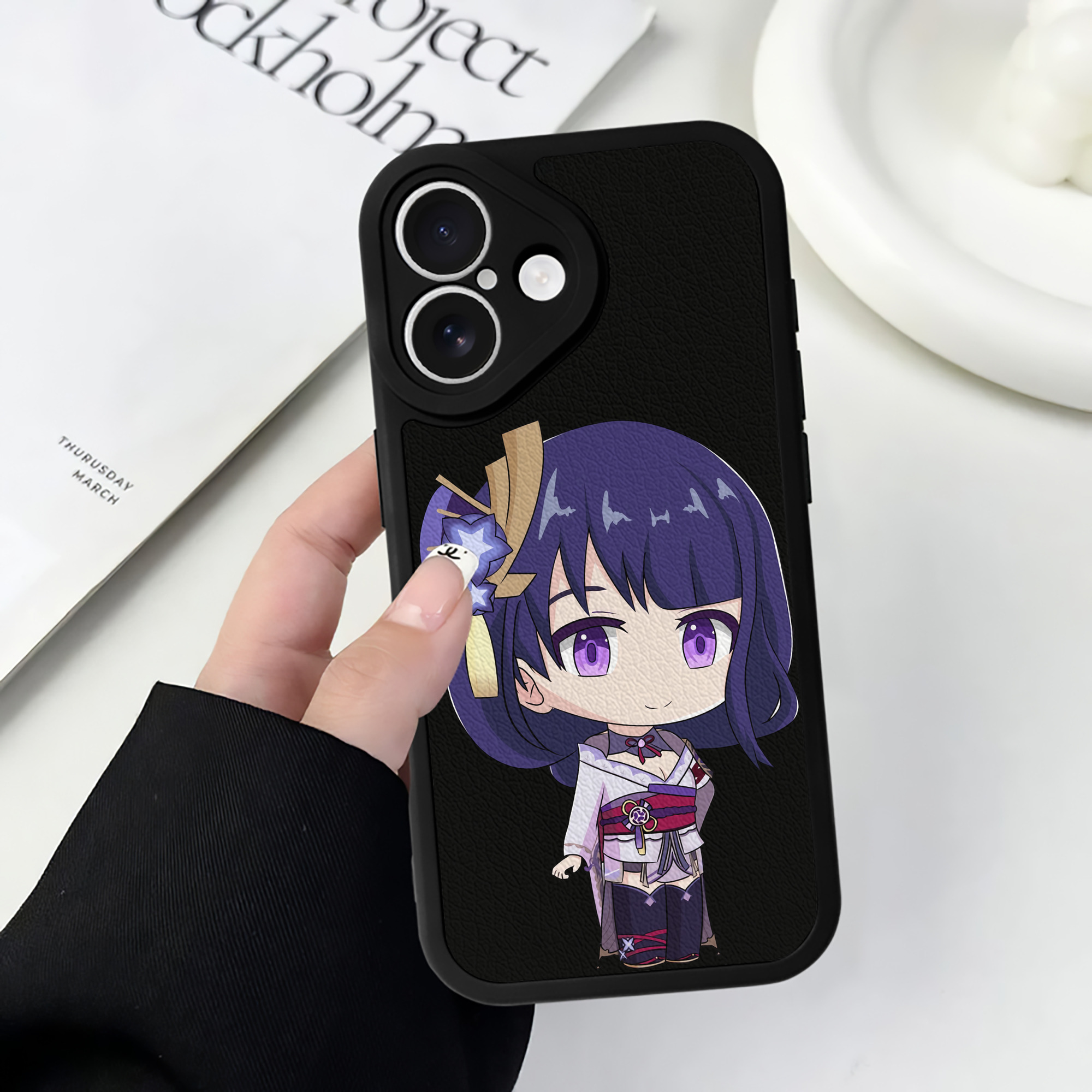 げんし神 雷電将軍 らいでんしょうぐん genshin Raiden Shogun 【iPhone 16シリーズ対応】シリコンスマホケース（レザー調） 材質：シリコン